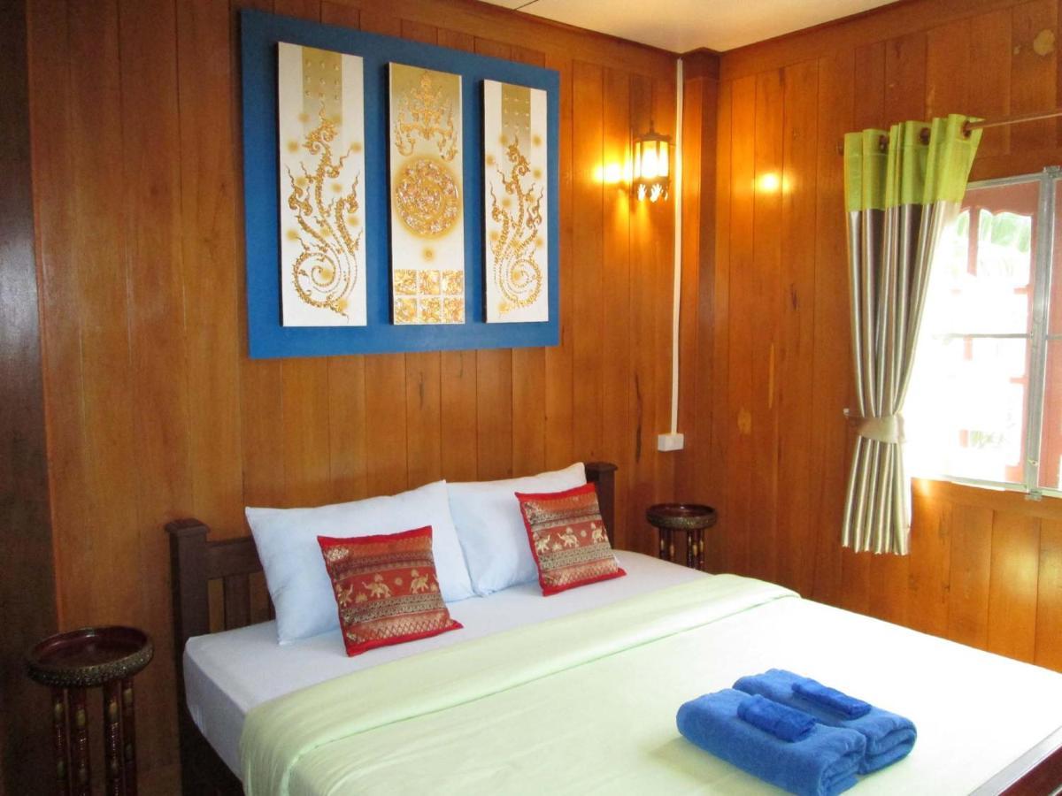 Happiness Resort Sukhothai Exterior photo