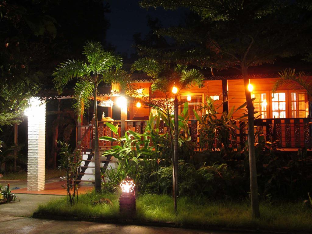 Happiness Resort Sukhothai Exterior photo