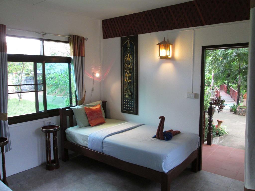 Happiness Resort Sukhothai Exterior photo