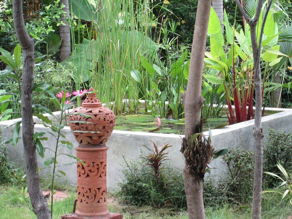 Happiness Resort Sukhothai Exterior photo